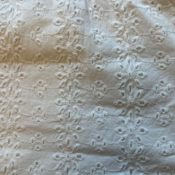 Torrid White Eyelet Plus Size Shorts 26 Crochet
Lace Embroidered - Picture 9 of 11